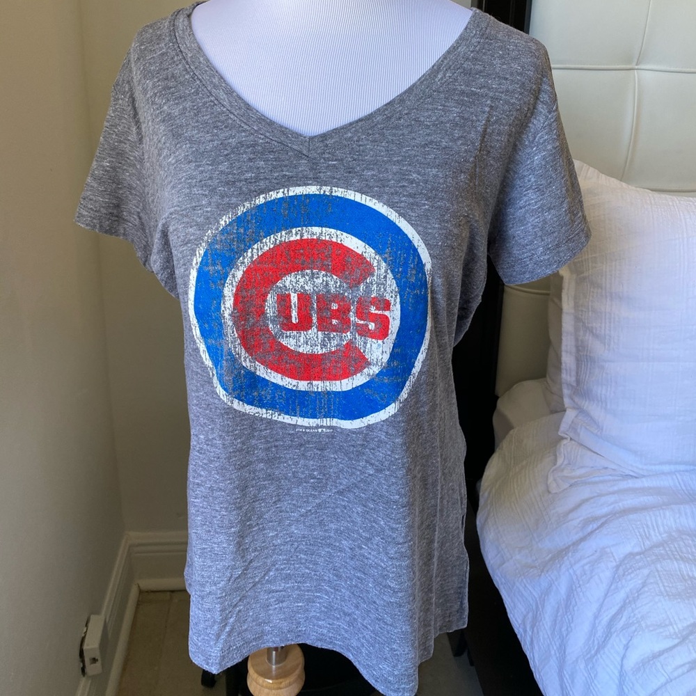 Chicago Cubs V-Neck Tee